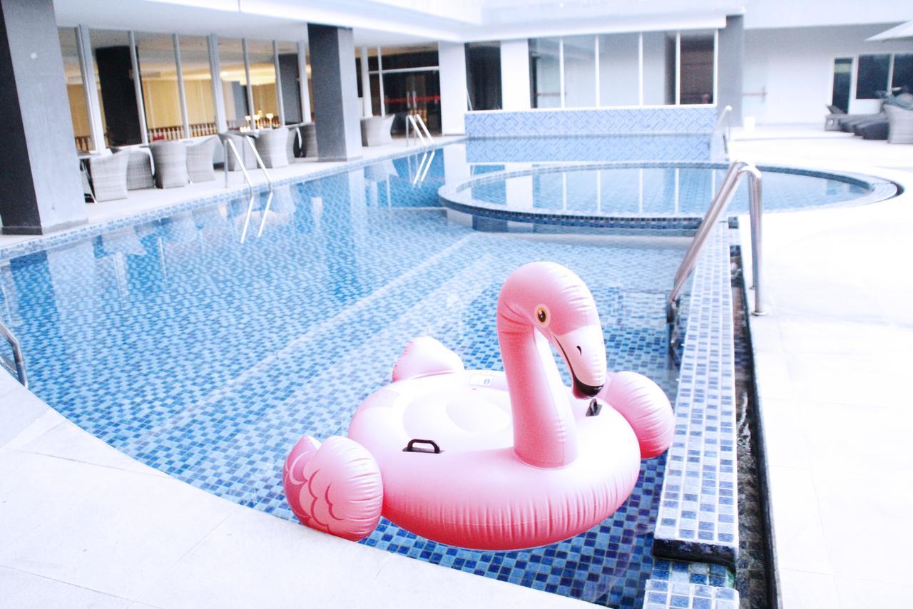メラピ メルバブ ホテル ブカシ エクステリア 写真